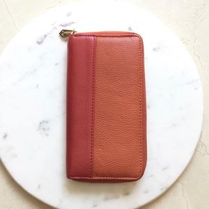 Neiman Marcus leather zip-up wallet: NWOT